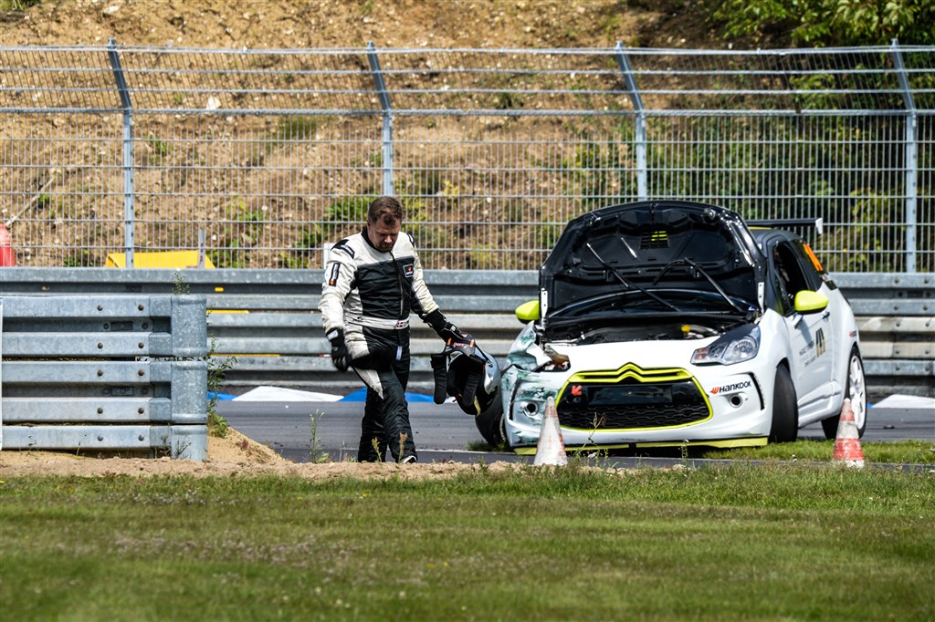 Jesper Thomsø slap heldigvis uskadt fra uheldet.
(Foto: Morten Kimer)